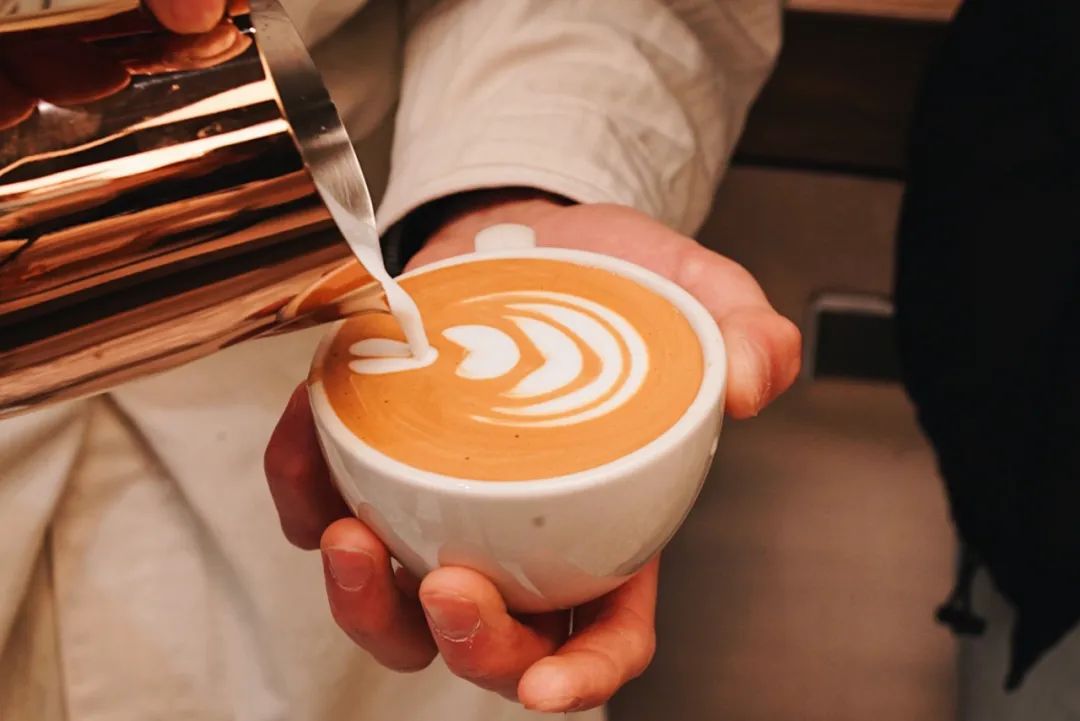 拉花最好用的咖啡机,新手拉花咖啡推荐的咖啡机