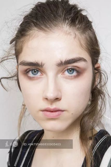 鞠婧祎李艺彤honey舞台,鞠婧祎港风复古妆容