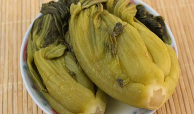 酸菜炖五花肉做法大全视频教程,酸菜鱼头豆腐汤的正宗做法小视频