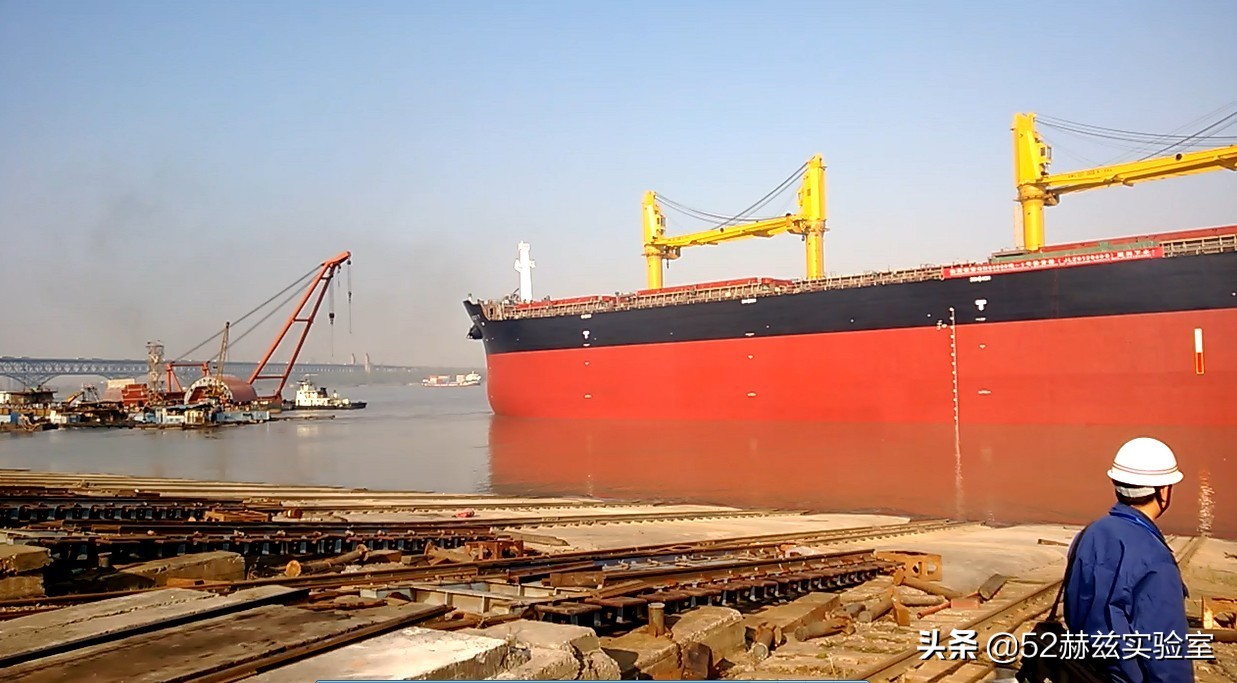 新造的大船怎么下水,刚造好的船是怎么下水的