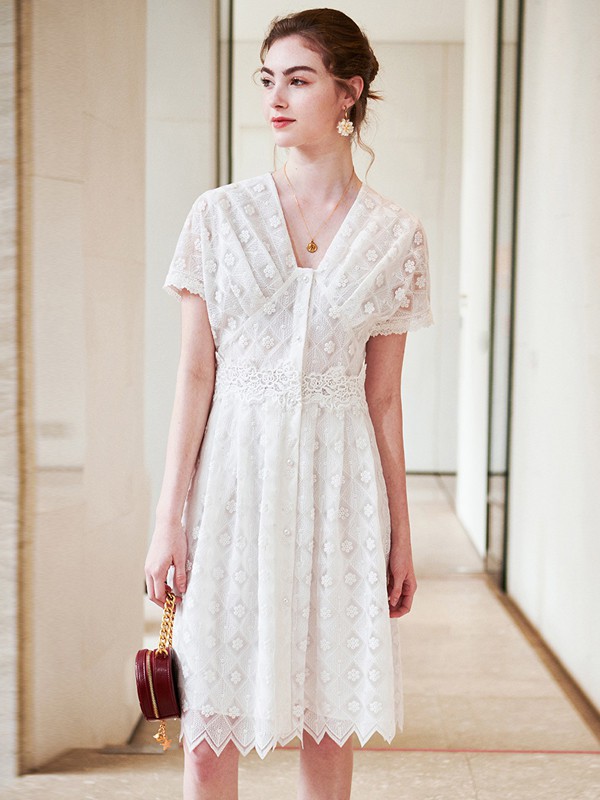 个性女装小众设计品牌货源,深圳原创高端女装私人订制