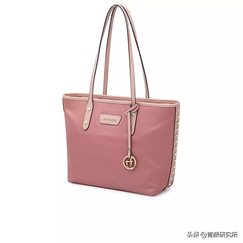 轻奢小众包包种草好看高级不撞款,比较小众的轻奢包包品牌