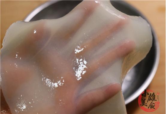 凉皮发黏容易断是什么原因,凉皮发粘还开裂原来这2步没做对