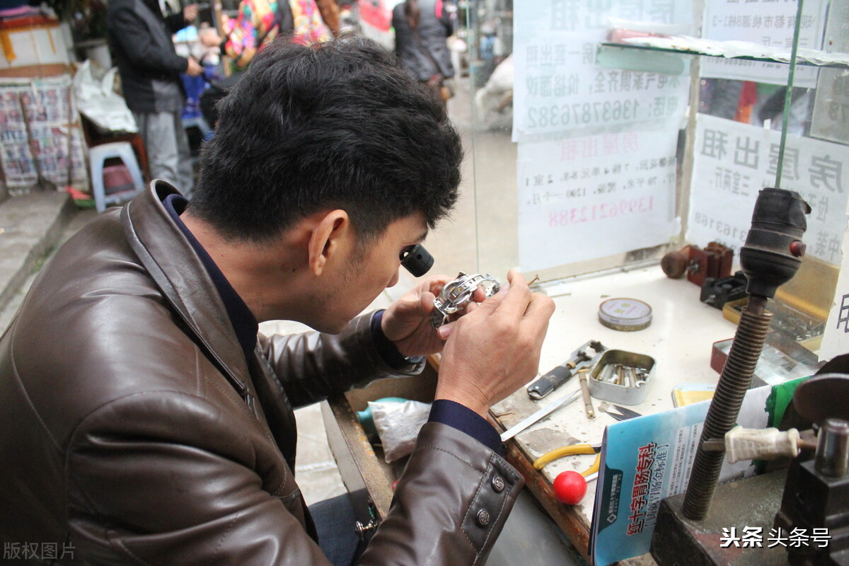 开锁师傅收费300合理吗,开锁师傅一般收费