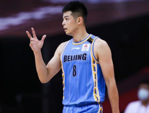 方硕大器晚成,北京首钢当家球星方硕