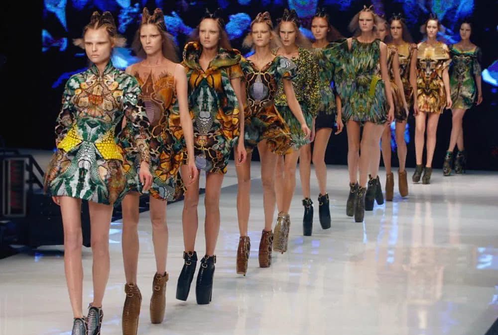 mcqueen算一线奢侈品吗,mcqueen经历