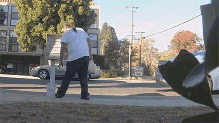 来美国五个月丢了10件快递,美国网购每天运送150万个包裹