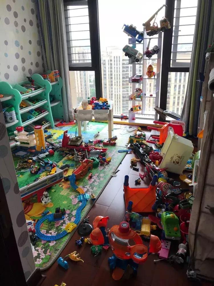 妈妈晒出家里的十二个女儿,妈妈晒出两个女儿