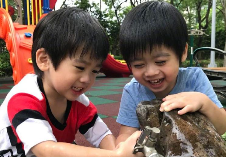 林志颖双胞胎大儿子照片近照,林志颖双胞胎儿子展露学霸潜质