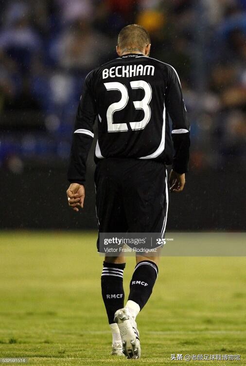 小贝当年多风光，三个儿子都穿德产定制鞋，球鞋广告动用百兽之王