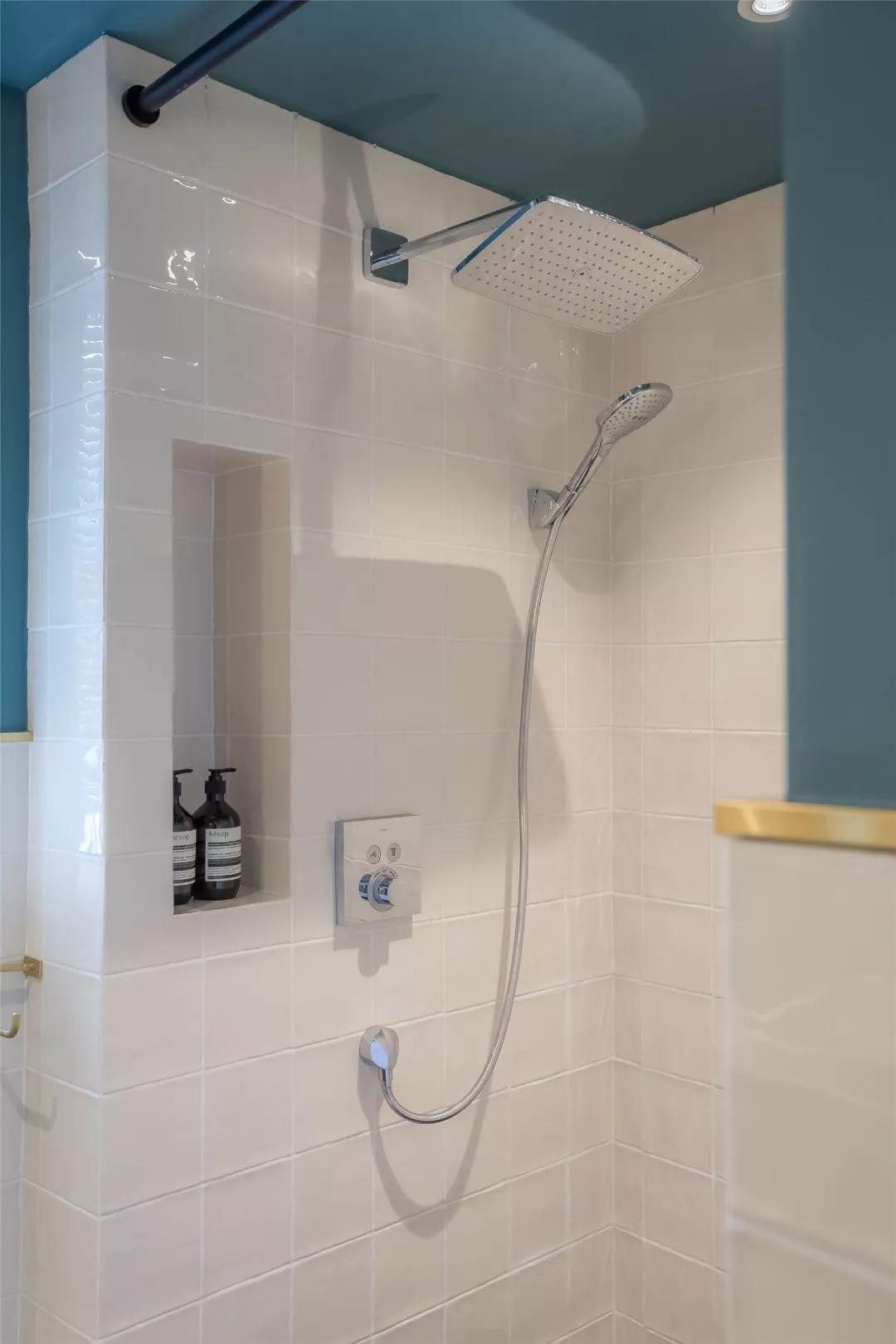 越来越多人不铺地板不铺砖，学她家走一圈水磨石照样很高级，晒晒