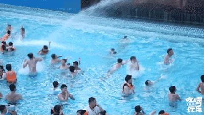 酷炫机车轰炸“洋沙湖”，哈雷电音之夜引爆“欢乐水世界”