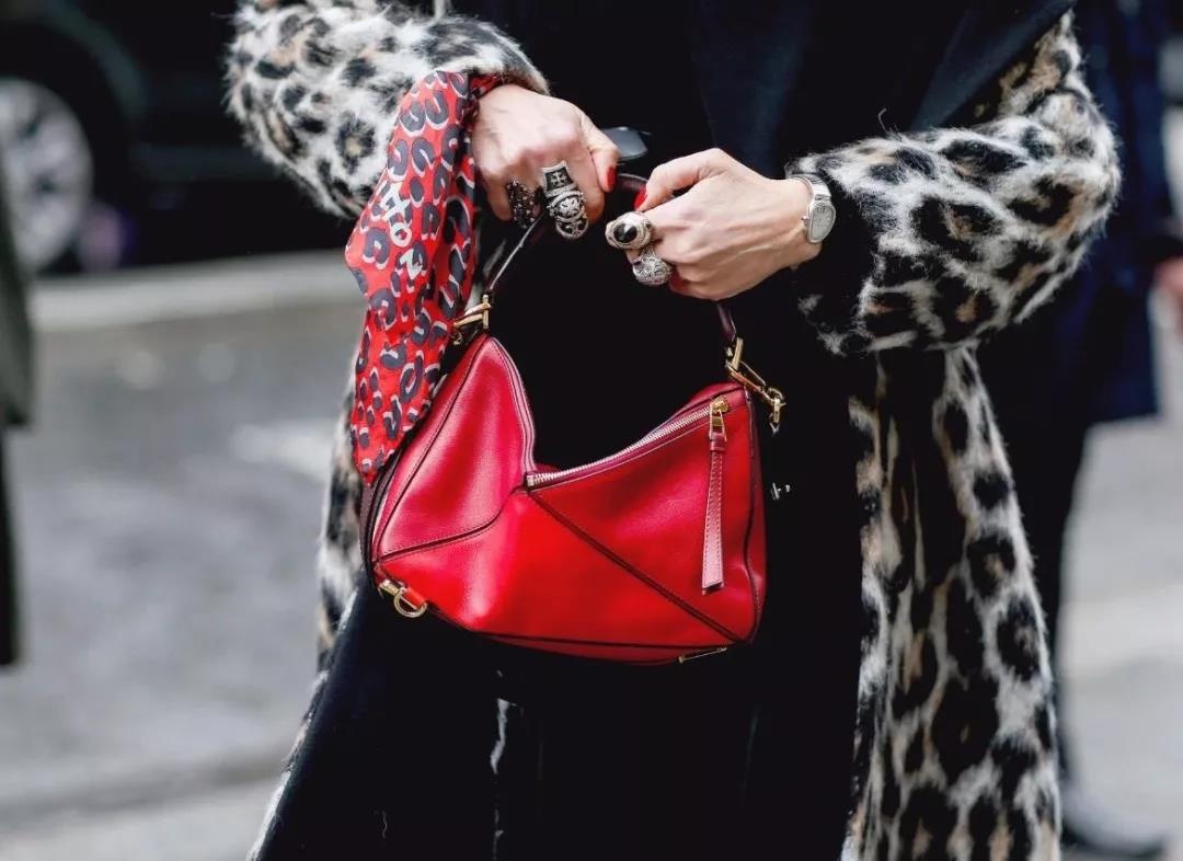 一学就会的丝巾五种系法,大长款丝巾的花样系法大全