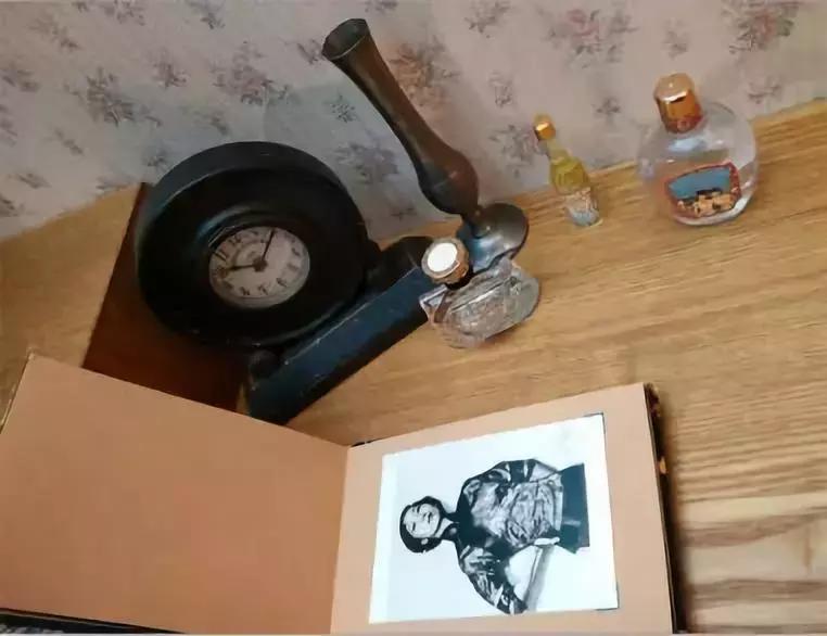 张爱玲去世后的遗书,张爱玲晚年病情