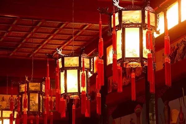 宫灯，流影中的精致时光