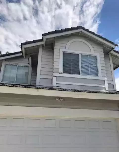 租房热门地段,破房子租五万块一个月