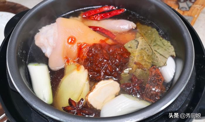 猪蹄炖完焗一下,猪蹄炖好后放葱花香菜吗