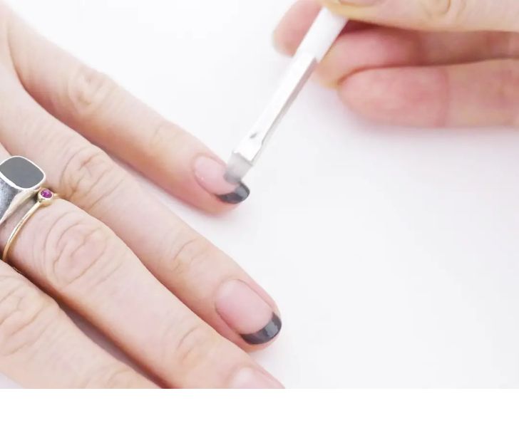 法式美甲怎么做好看,经典法式美甲的做法