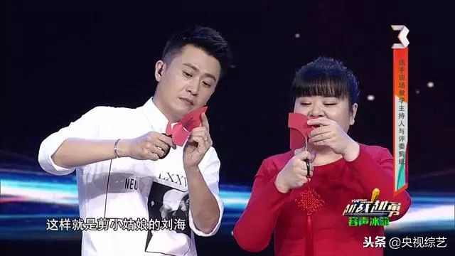 1个人能模仿10多位歌手唱歌,一个人模仿十几个歌手唱歌