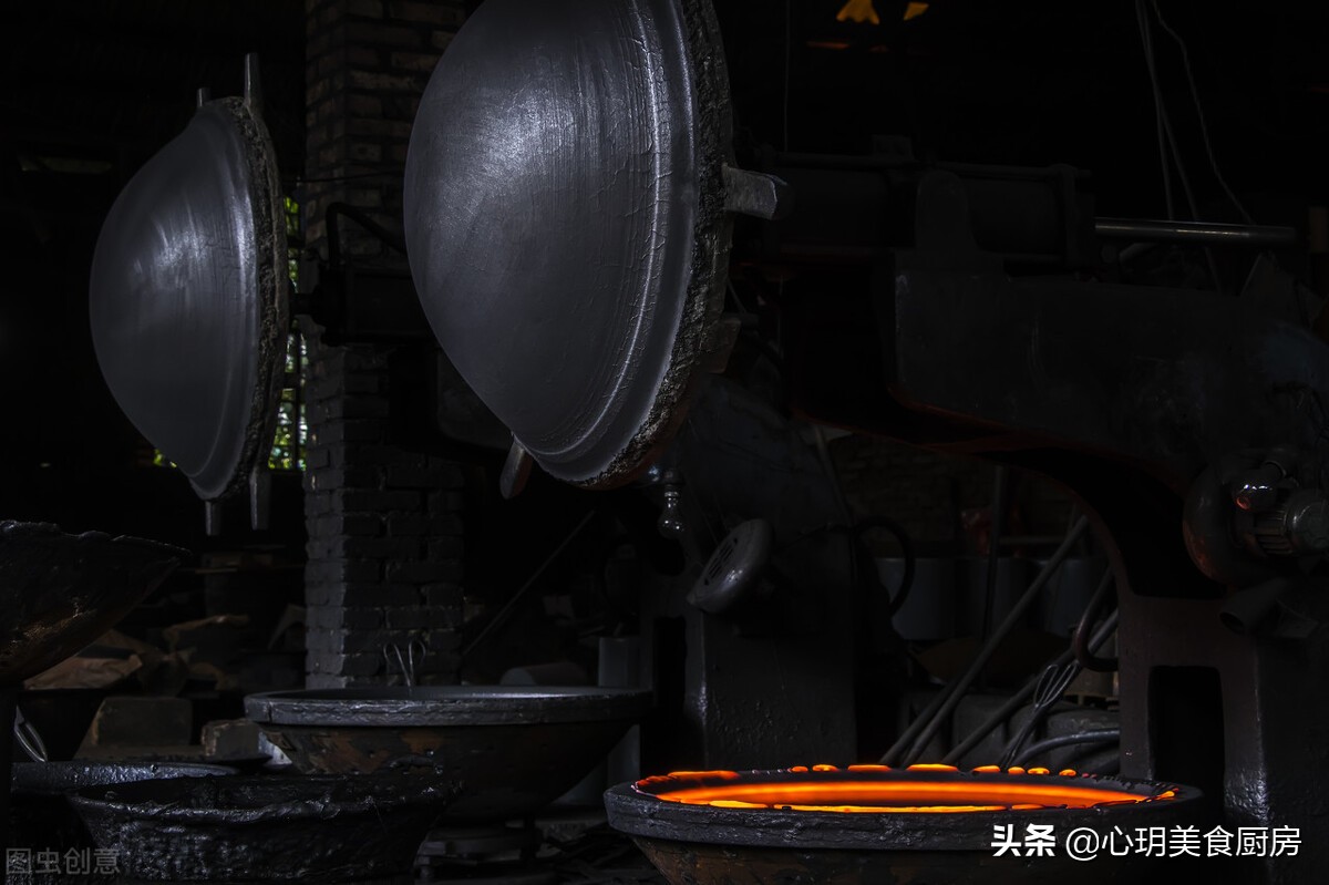 生铁锅怎么开锅才不生锈和粘锅,电磁炉铁锅老是生锈粘锅怎么办