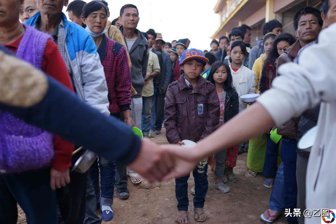 回流嫌疑人自述在缅北被ak47抵头,被ak-47击中