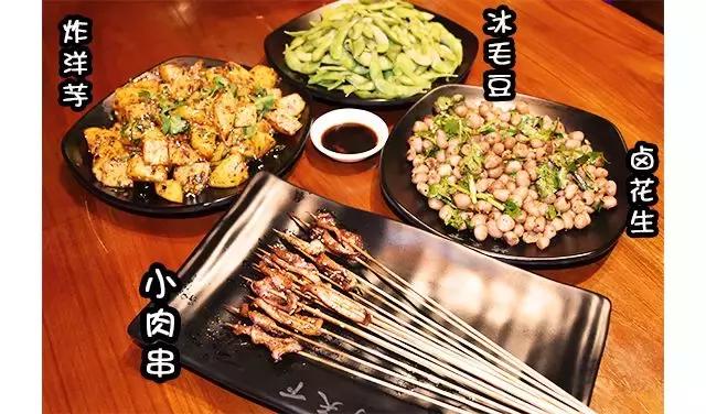 撸着串听着歌,这家火爆曲靖的BBQ才是你啤酒、烧烤的圣地!