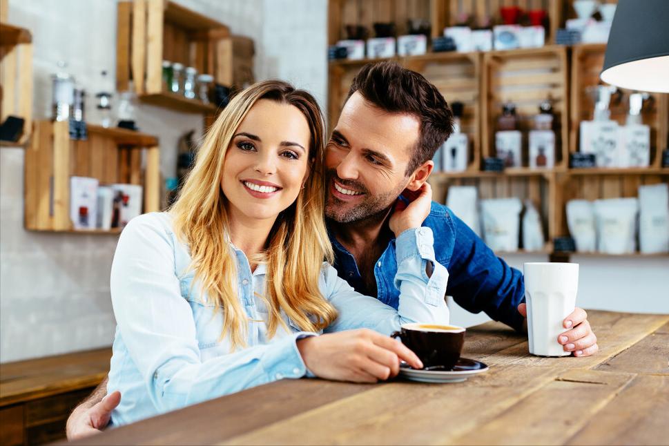 老公要跟我离婚期间经常出去玩,老公把我锁在门外