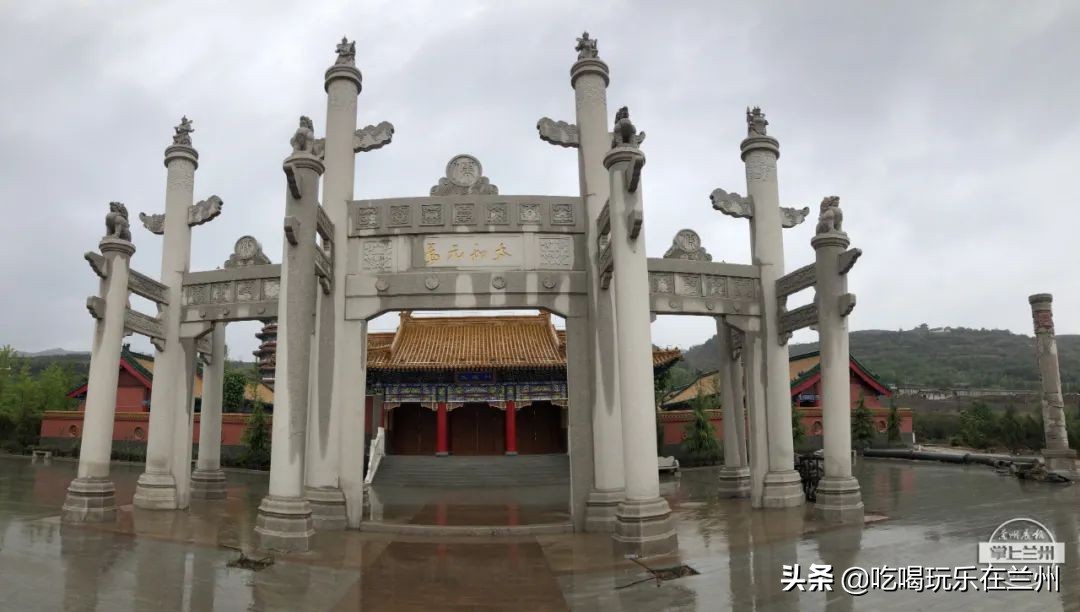 西固金城公园二期玻璃栈道,西固金城公园9d玻璃桥