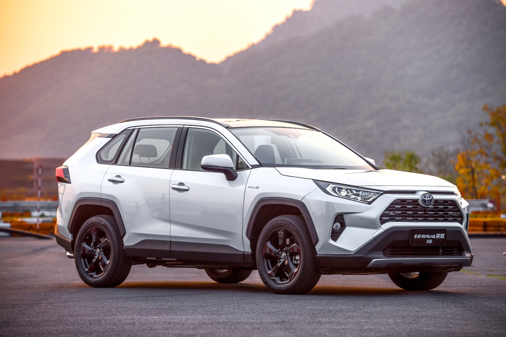 全新rav4荣放本田皓影,全新rav4荣放势不可挡惊艳登场