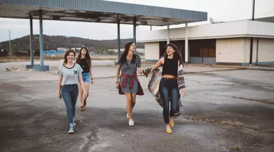 情人之间怎么相处才最舒服,两个人什么状态相处才是最舒服的