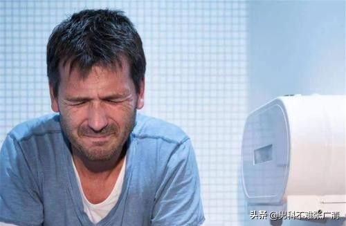 男士瘙痒潮湿是什么问题,男人潮湿瘙痒什么原因