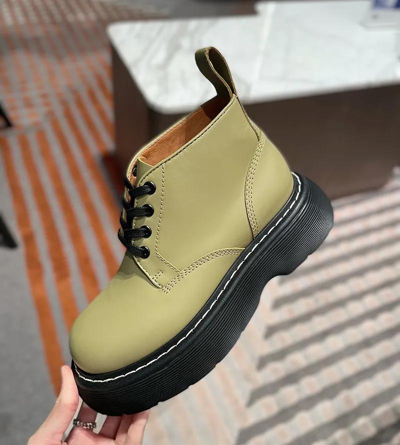 简约时髦短靴,不止是一双鞋子