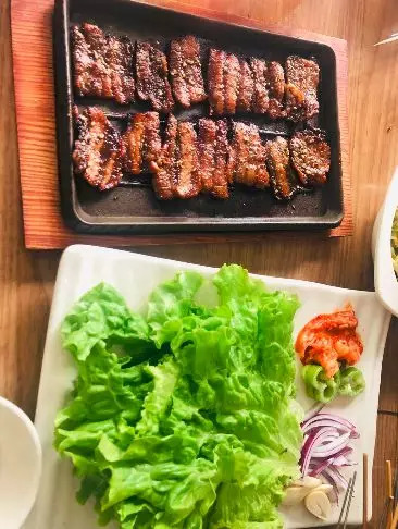 这家店只卖牛肉串,自助烧烤肉串店39元一位