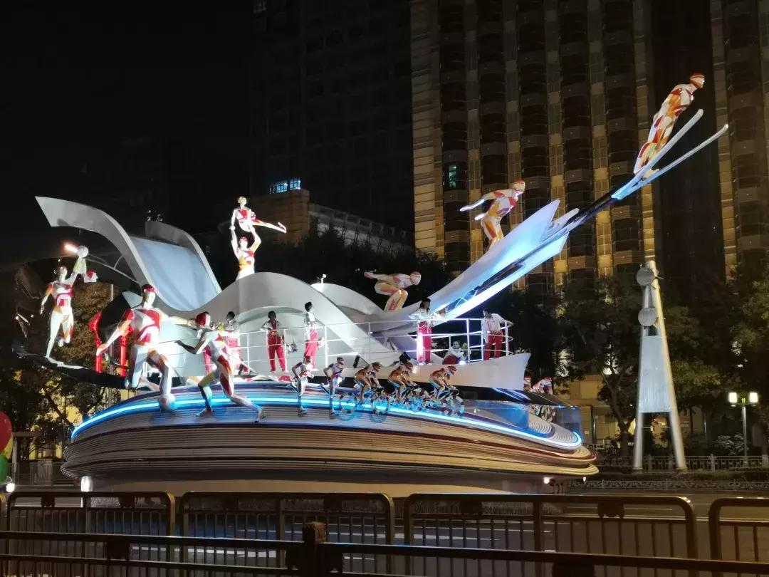 厉害了!北京工业大学@6辆国庆彩车设计及制作大揭秘