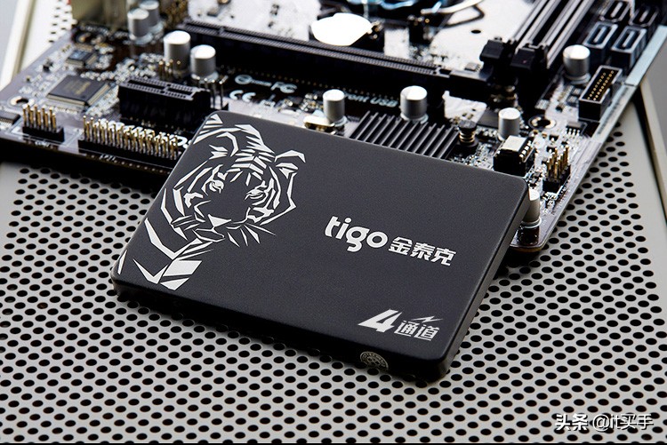 不同速度的固态硬盘有多大差距,500gb机械硬盘和120g固态硬盘速度