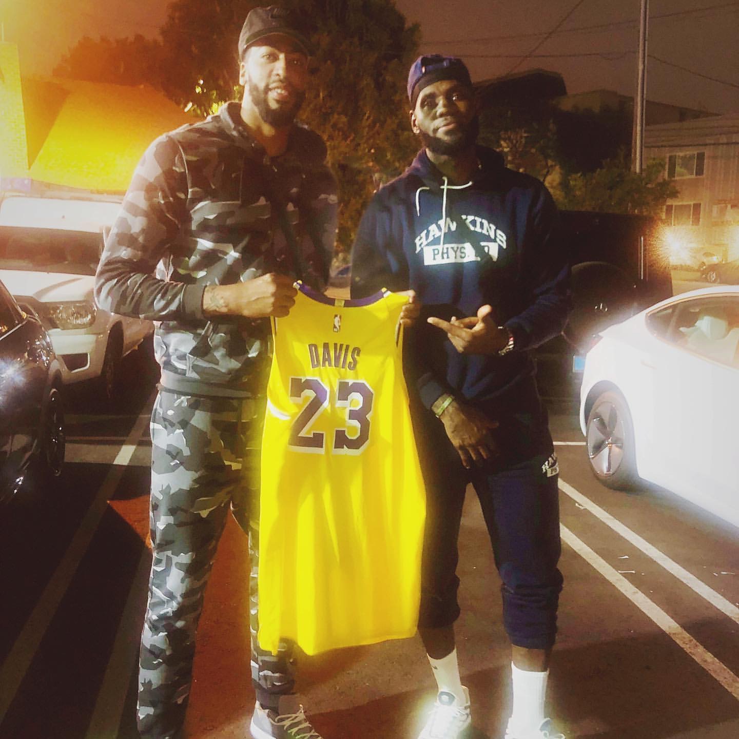 浓眉交易至湖人筹码,浓眉哥多少钱交易到湖人