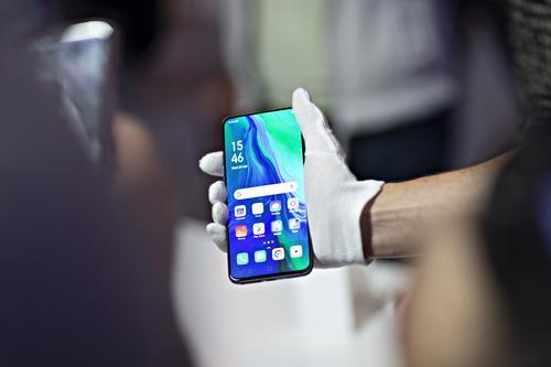 小天晨报丨10项涉车便民措施6月起全疆推行，伊宁小伙徒手接住5楼坠落男童