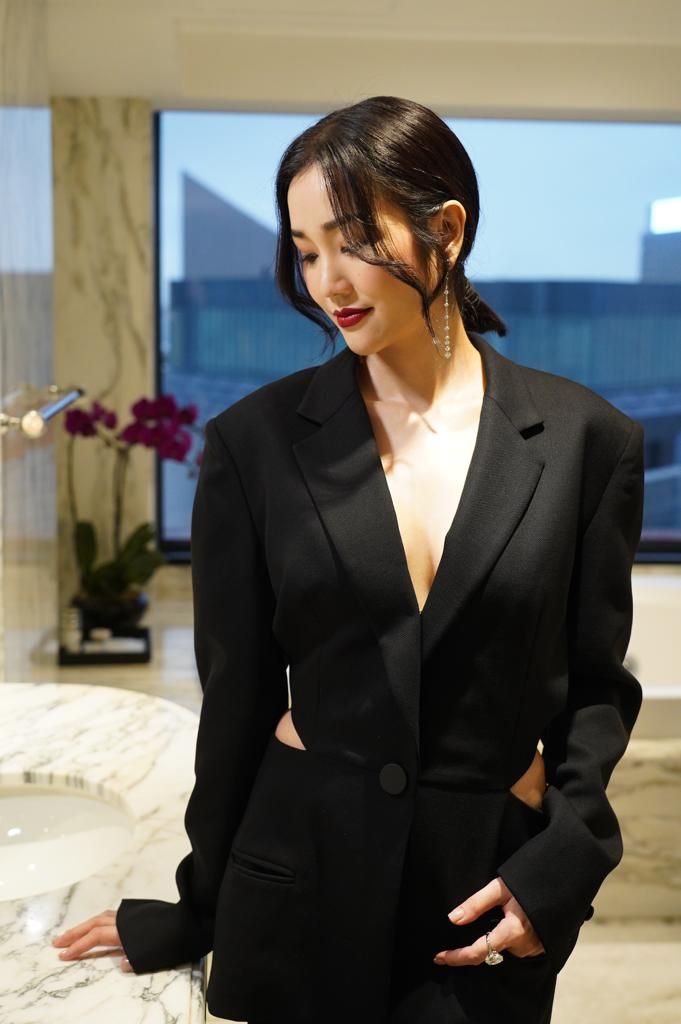 她一个戒指就1600000元，香港金像奖女星珠宝配饰图鉴，谁最耀眼