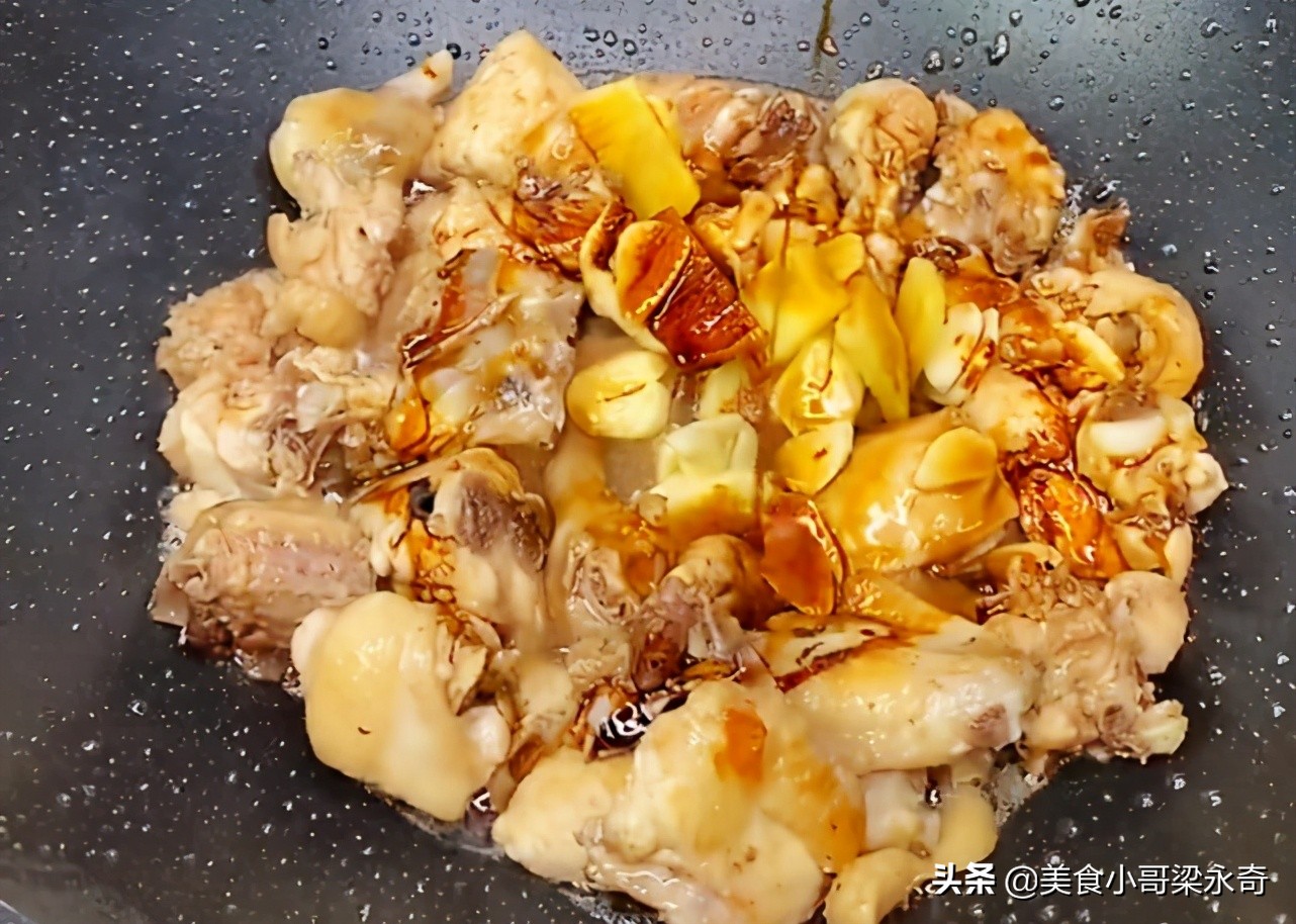 炖鸡焯水最正确的做法,炖鸡时千万不要焯水
