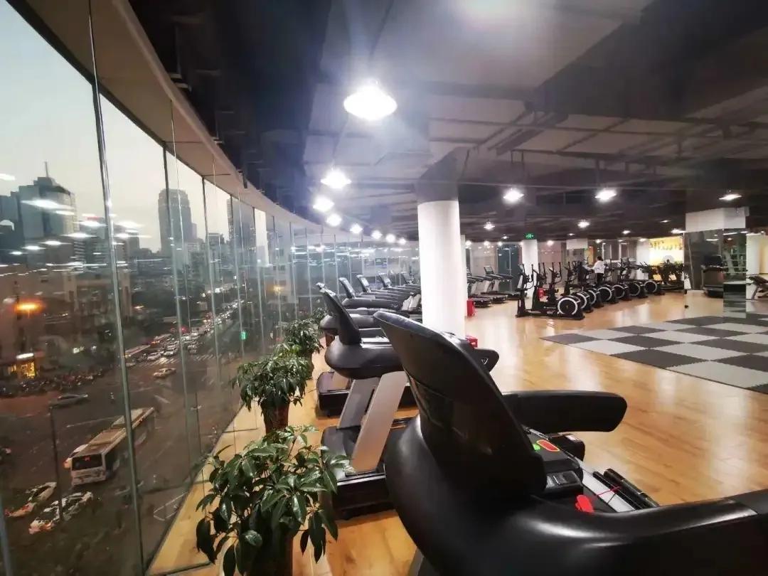 您护人民生命安全，我们愿您身体健康——成都健身机构感恩抗疫天使