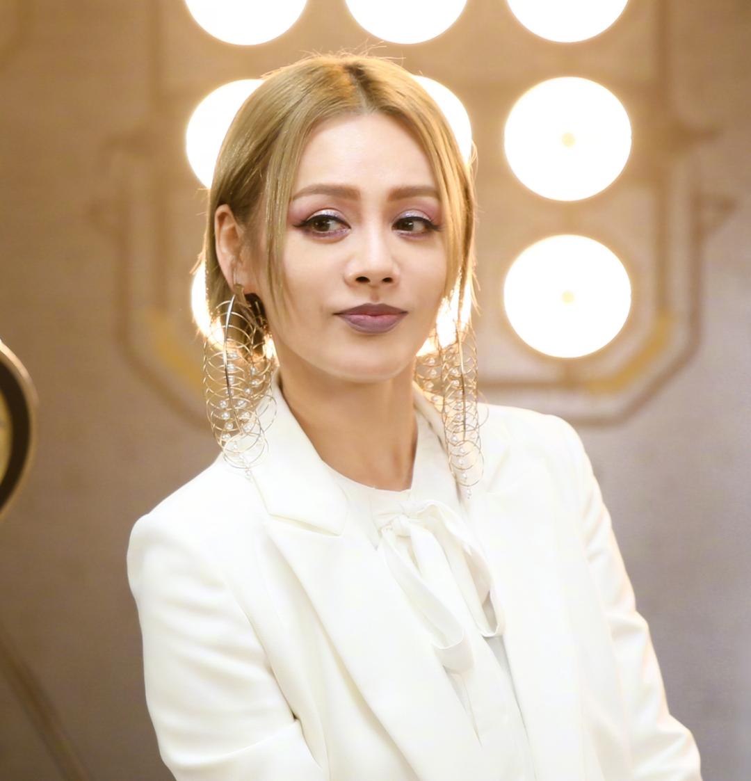 宁静按摩脸部手法的小视频,宁静按摩脸部去除法令纹视频