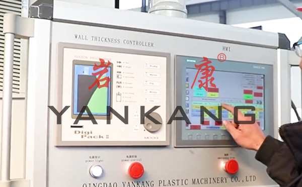 吹塑机操作过程视频,中空吹塑机的开机流程