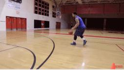 刚入门的篮球新手快看！4个简单实用的变向动作，防守随便过！