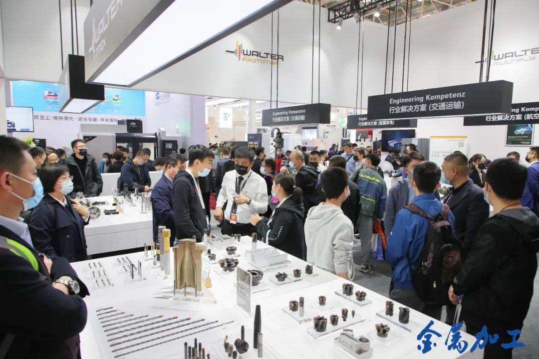 繁荣之上,繁荣之下危机四伏