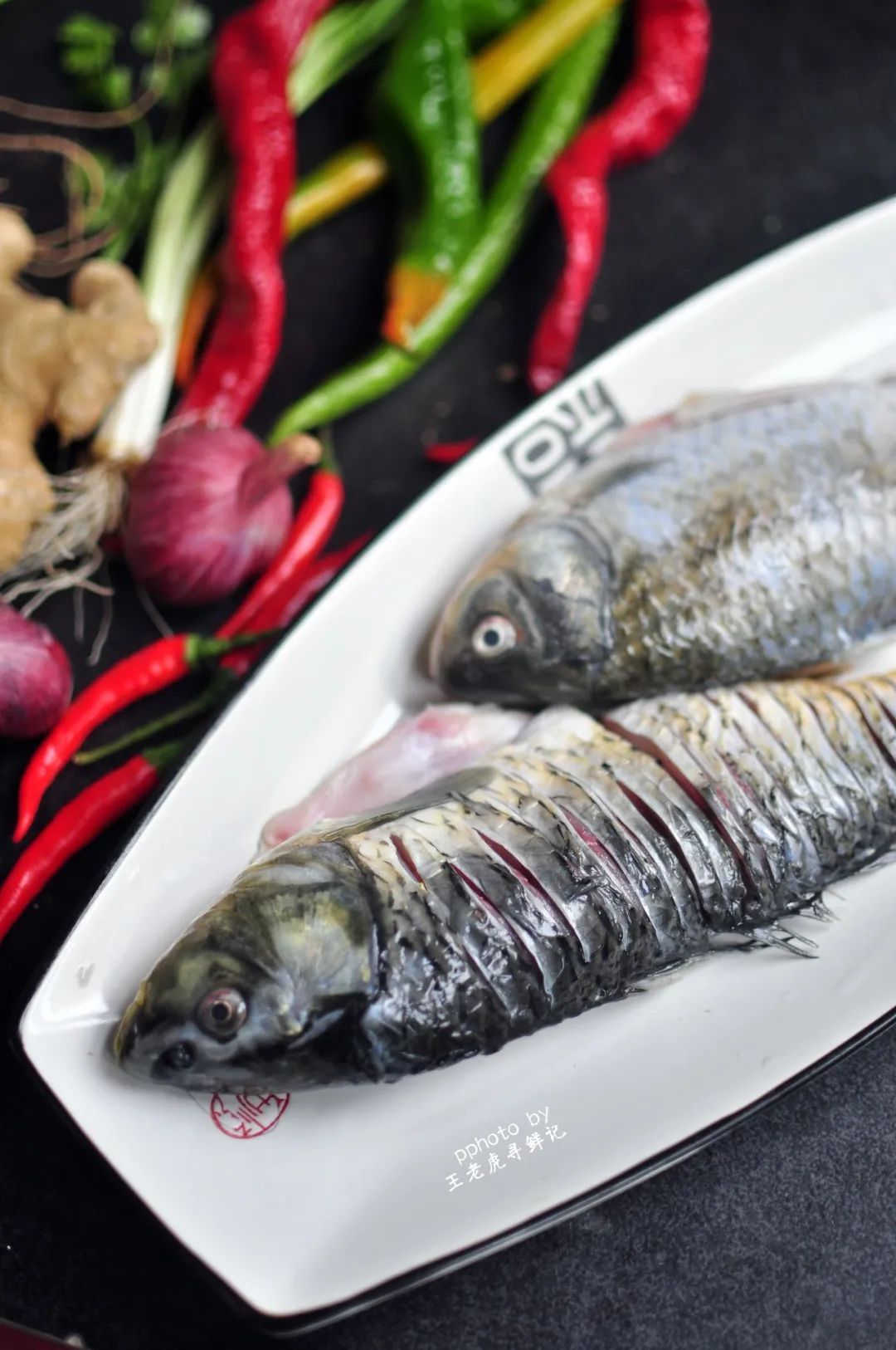 清淡凉拌鲫鱼最正宗的做法四川,过水凉拌鲫鱼最正宗的做法四川