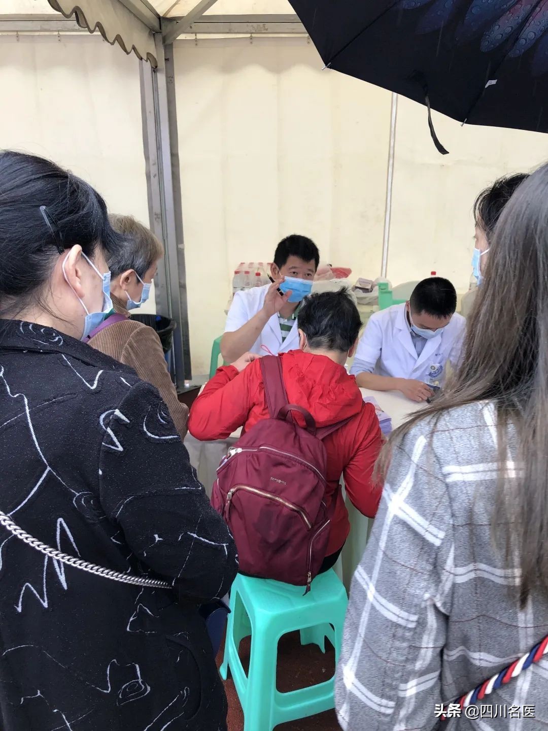 火爆！数万人“追星”华西坝