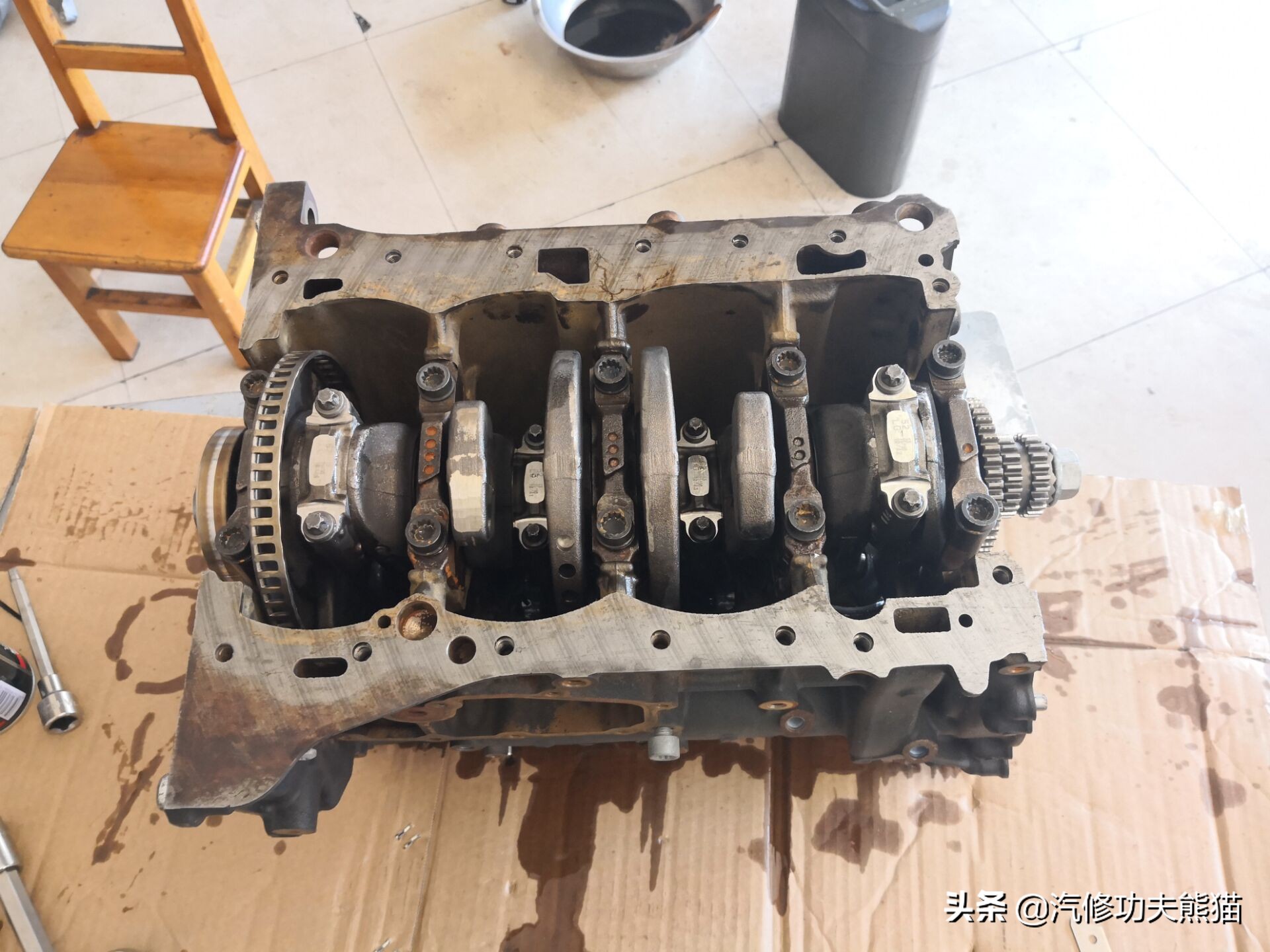 2017款途观丝绸之路1.8t烧机油吗,途观2015款1.8t四驱豪华版烧机油