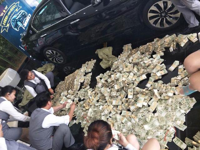 4s店卖一辆车一般能赚多少钱,正常4s店卖一辆汽车能赚多少钱