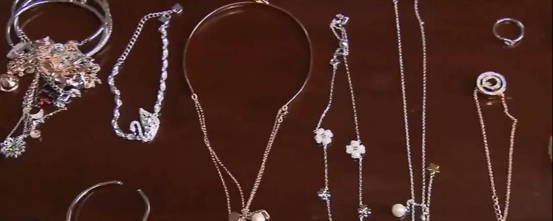 微信、闲鱼上“闪闪动人”的名牌首饰，其实是……|深夜有聊