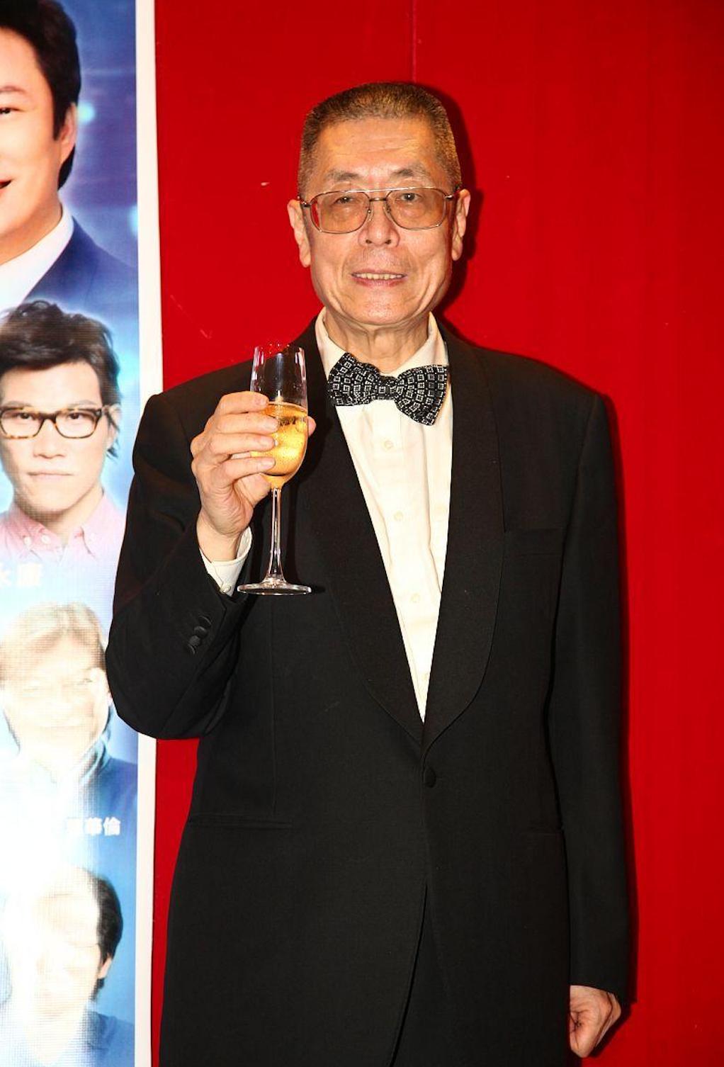 83岁钢琴家刘诗昆为2岁女儿庆生,83岁刘诗昆为爱女庆生